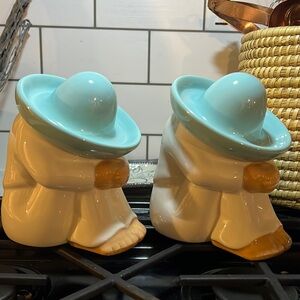 Pepe's Siesta Mexican Figurine Sombrero Taking a siesta.